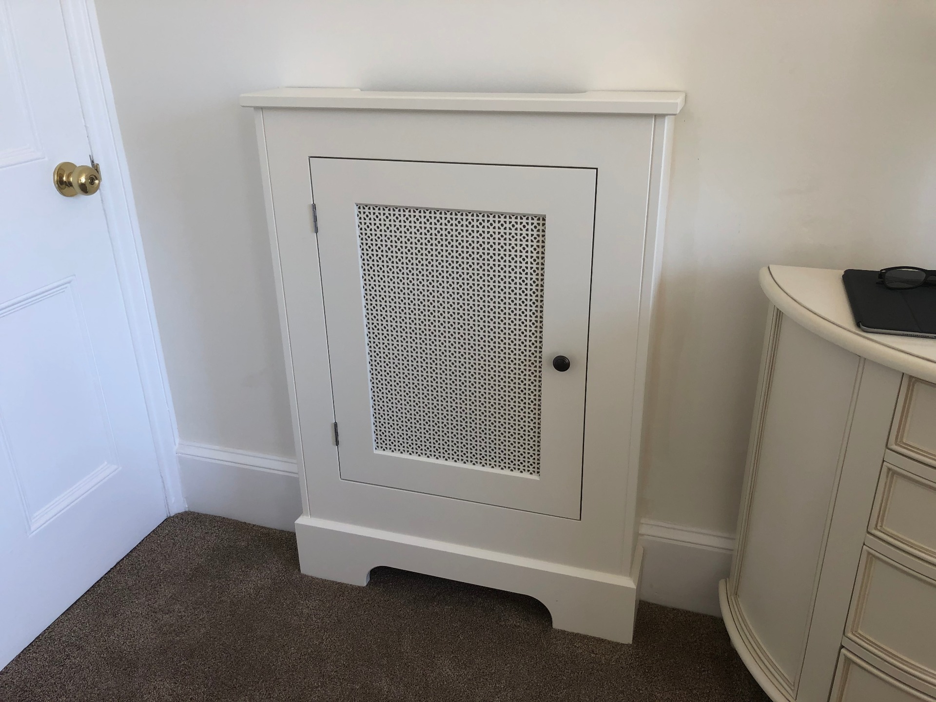 Small in-frame radiator cover