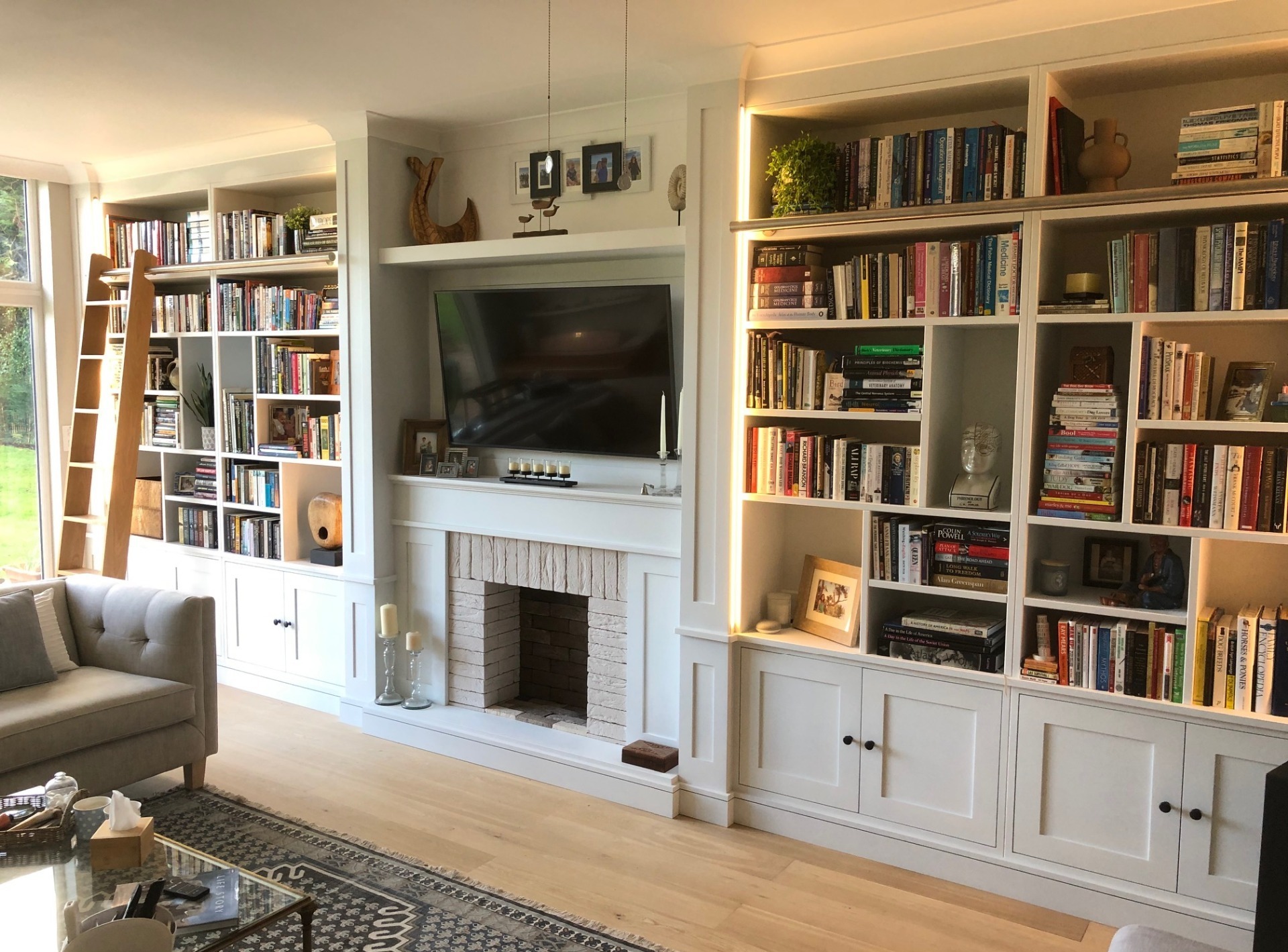 In-frame bookcases