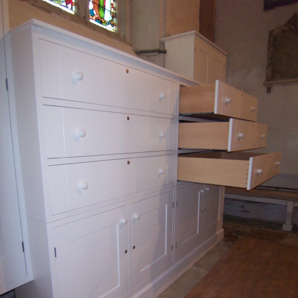 Bespoke cabinetry by Furniture & Design of Oxford